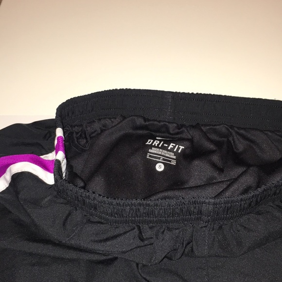 Nike Dri-Fit work out shorts - Picture 4 of 4